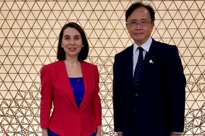 マリエタ・アラバジエヴァ大使の経団連ヨーロッパ地域委員長の佐藤義雄委員長との懇談